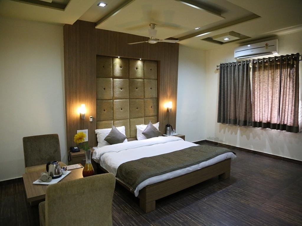 Leo Resorts Junagadh Δωμάτιο φωτογραφία