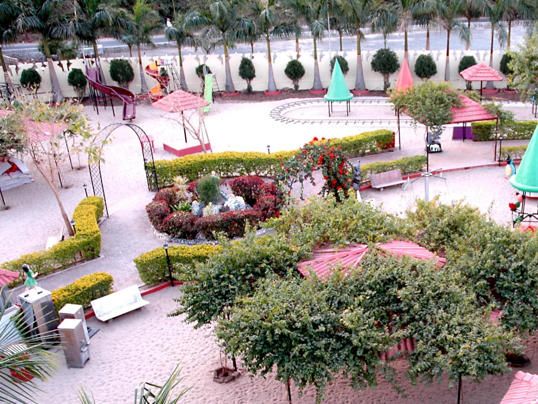 Leo Resorts Junagadh Εξωτερικό φωτογραφία