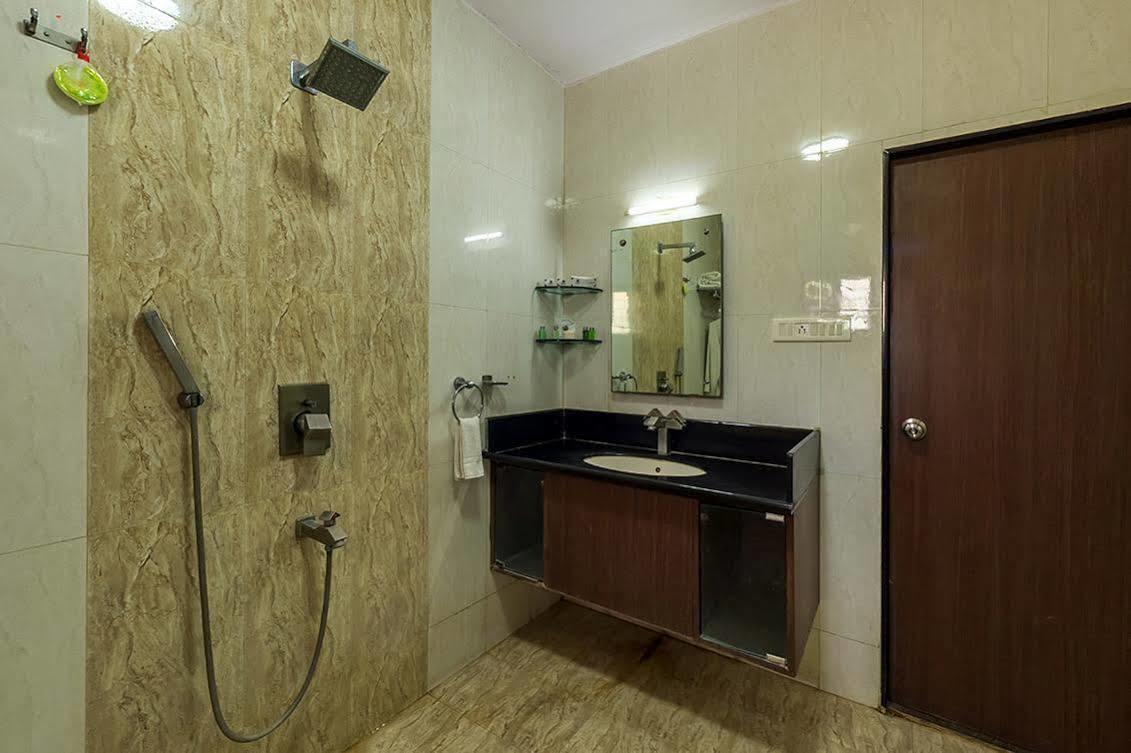 Leo Resorts Junagadh Εξωτερικό φωτογραφία